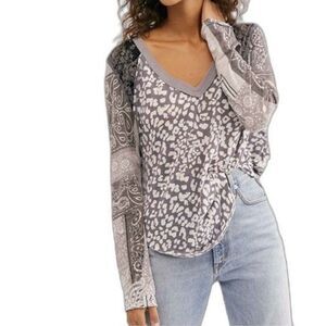 Free People We The Free Friday Night Top Size Small Contrast Sleeve Animal Print